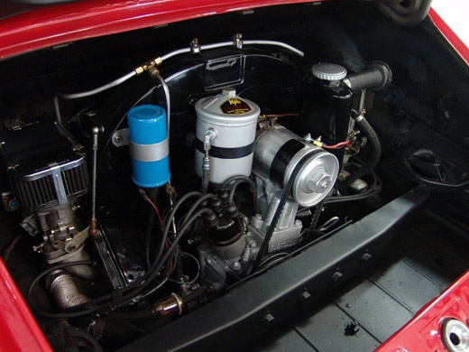 ポルシェ 912 タルガ　エンジンルーム