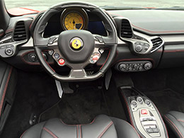 フェラーリ 458 スパイダー　座席・シート