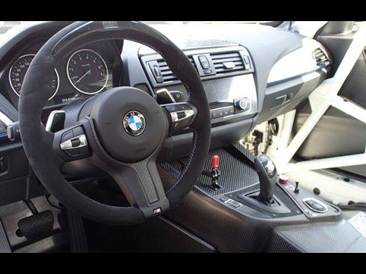 BMW M235i レーシング　ハンドル・インパネ周辺